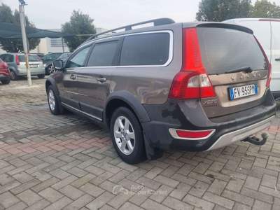 Volvo XC70 XC70 2.4 d5 Kinetic awd 185cv Marrone usata TREVIGLIO
