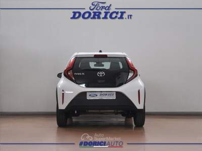 Toyota Aygo X Aygo X 1.0 VVT-i 72 CV 5 porte Active Bianco usata Credaro