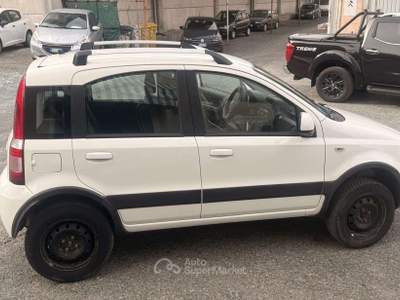 Fiat Panda Panda II 2003 1.3 mjt 16v Climbing 4x4 75cv Bianco usata Silvano d'Orba
