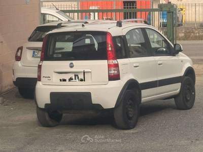 Fiat Panda Panda II 2003 1.3 mjt 16v Climbing 4x4 75cv Bianco usata Silvano d'Orba