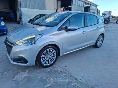 Peugeot 208 5 porte Allure - 2015 Grigio usata ANDRIA
