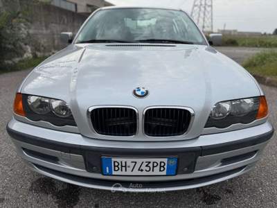 BMW Serie 3 318i 318 Serie 3 E46 Berlina 318i Argento usata TRAVAGLIATO