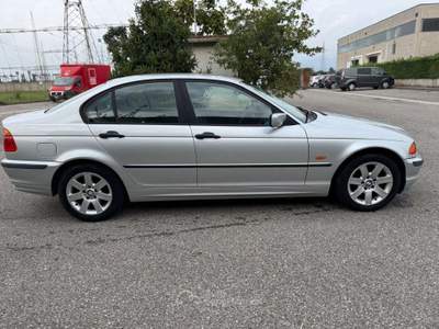 BMW Serie 3 318i 318 Serie 3 E46 Berlina 318i Argento usata TRAVAGLIATO