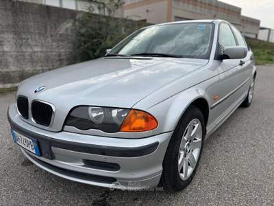 BMW Serie 3 318i 318 Serie 3 E46 Berlina 318i Argento usata TRAVAGLIATO