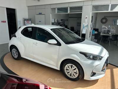 Toyota Yaris 1.0 5 porte Active Bianco usata Novi Ligure