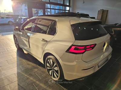 Volkswagen Golf ETSI MOVE LIFE C.16 Tetto Led Matrix Clima3Zone Bianco usata Campi Bisenzio