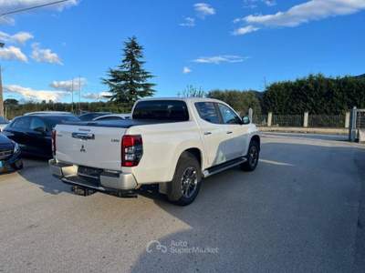 Mitsubishi L200 2.4 DI-D/154CV Double Cab Intense Navi Bianco usata Alife