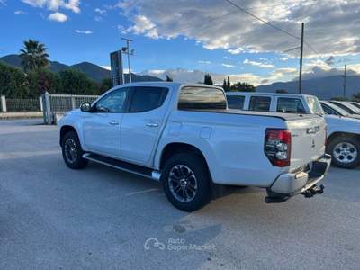Mitsubishi L200 2.4 DI-D/154CV Double Cab Intense Navi Bianco usata Alife
