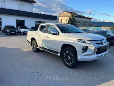 Mitsubishi L200 2.4 DI-D/154CV Double Cab Intense Navi Bianco usata Alife