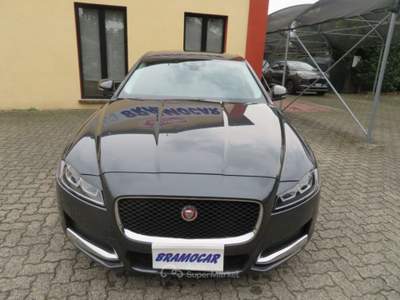 Jaguar XF 2.0 D 163cv AUTOMATICA PURE - BERLINA - TELECAMERA Grigio usata Monza