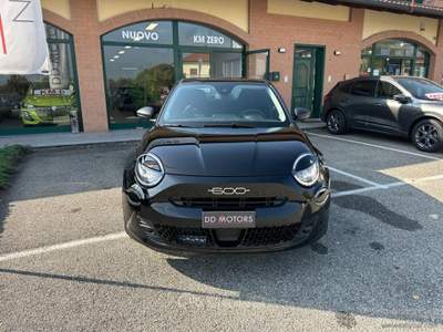 Fiat 600 600 Hybrid MHEV CAMBIO AUTOMATICO Nero usata Villanova Canavese