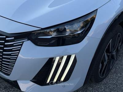 Peugeot 208 1.2 hybrid 136cv gt e-dcs6 Bianco usata Verona
