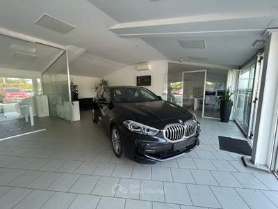 BMW Serie 1 118i 118i Sport 140cv M-Sport F40 Nero usata Venezia
