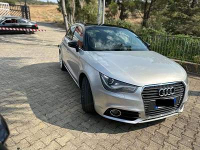 Audi A1 Sportback 1.6 tdi Attraction 105cv Grigio usata Corleone