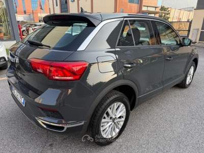 Volkswagen T-Roc 2.0 TDI SCR 150 CV DSG Business *CARPLAY/ANDROID* Grigio usata Iseo