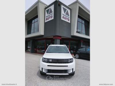 Fiat Grande Panda Grande Panda 1.2 Hybrid 110CV S&S La Prima VARI COLORI Bianco usata Scurelle
