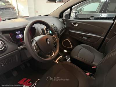 Renault Captur Captur dCi 8V 90 CV Life ECONOMICA ADATTA PER NEO PATENTATI Nero usata Manduria