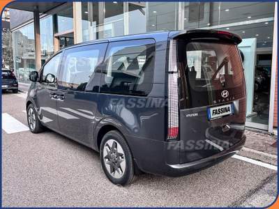 Hyundai Staria Staria 1.6 HEV AT 2WD 9 posti Wagon Grigio usata Milano