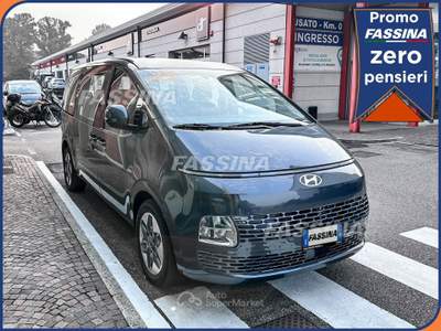 Hyundai Staria Staria 1.6 HEV AT 2WD 9 posti Wagon Grigio usata Milano