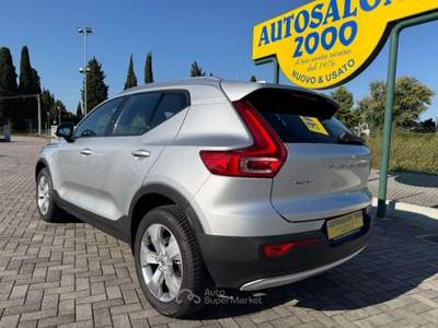 Volvo XC40 D3 AWD Geartronic Momentum Argento usata San Biagio di Callalta