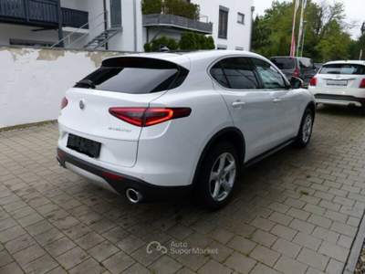 Alfa Romeo Stelvio 2017 Alfa Romeo Stelvio Super AT8 Q4 Panorama Lusso Pelle 3D-NAV Bianco usata Montecreto