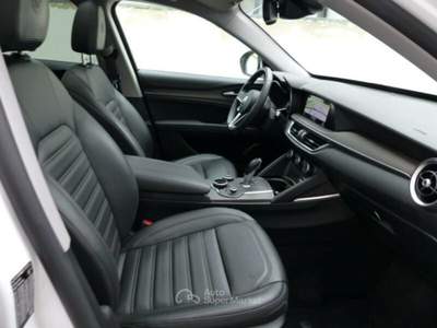 Alfa Romeo Stelvio 2017 Alfa Romeo Stelvio Super AT8 Q4 Panorama Lusso Pelle 3D-NAV Bianco usata Montecreto