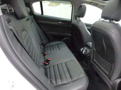 Alfa Romeo Stelvio 2017 Alfa Romeo Stelvio Super AT8 Q4 Panorama Lusso Pelle 3D-NAV Bianco usata Montecreto