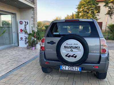 Suzuki Grand Vitara 1.9 DDiS 3 porte Grigio usata Cortona