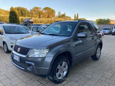 Suzuki Grand Vitara 1.9 DDiS 3 porte Grigio usata Cortona