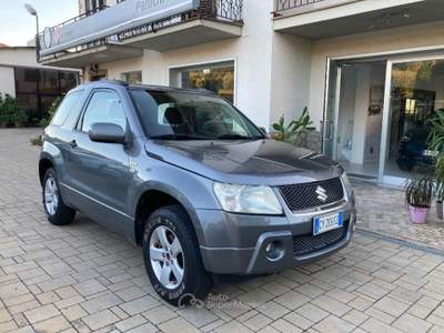Suzuki Grand Vitara 1.9 DDiS 3 porte Grigio usata Cortona