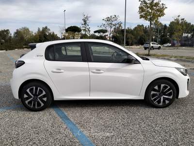 Peugeot 208 208 Hybrid 110 e-DCS6 Style Bianco usata ROMA