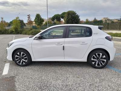 Peugeot 208 208 Hybrid 110 e-DCS6 Style Bianco usata ROMA