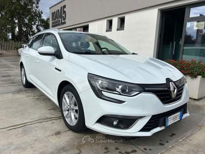 Renault Mégane Mégane Sporter Blue dCi 115 CV Intens Bianco usata Mesagne