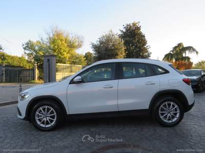 Mercedes-Benz GLA GLA 200 d Automatic Executive Bianco usata Anagni