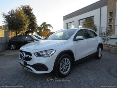 Mercedes-Benz GLA GLA 200 d Automatic Executive Bianco usata Anagni
