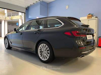 BMW Serie 5 520 520 SERIE 5 X DRIVE Nero usata Pove del Grappa