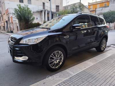 Ford Kuga 4WD GANCIO TRAINO Nero usata CORATO