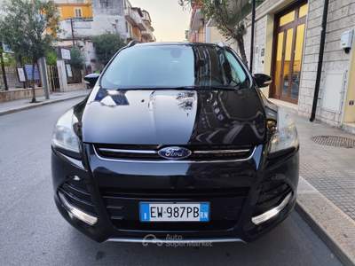 Ford Kuga 4WD GANCIO TRAINO Nero usata CORATO
