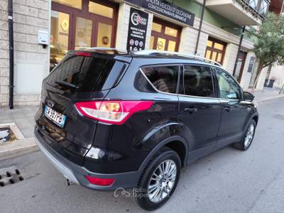 Ford Kuga 4WD GANCIO TRAINO Nero usata CORATO