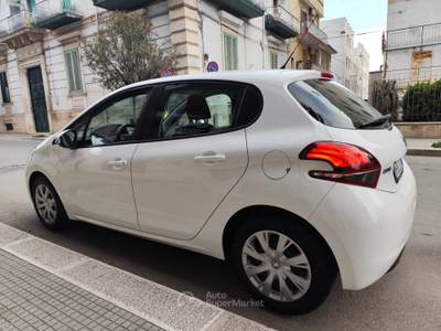 Peugeot 208 BlueHDi 75CV DIESEL ACTIVE Bianco usata CORATO