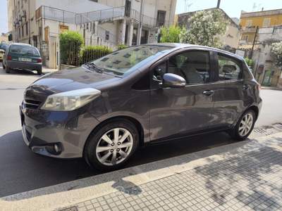 Toyota Yaris 90CV DIESEL NAVI Grigio usata CORATO