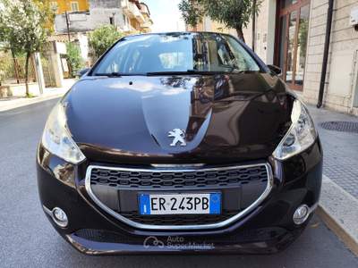 Peugeot 208 1.4 HDi 68CV ALLURE NAVI Lilla usata CORATO