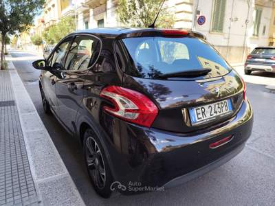 Peugeot 208 1.4 HDi 68CV ALLURE NAVI Lilla usata CORATO
