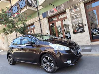 Peugeot 208 1.4 HDi 68CV ALLURE NAVI Lilla usata CORATO