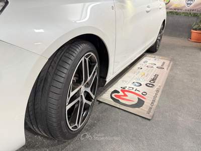Peugeot 308 S&S SW Allure 2018 Bianco usata Pozzuoli