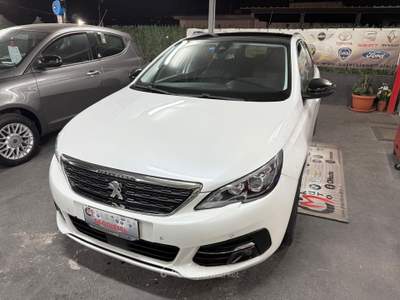 Peugeot 308 S&S SW Allure 2018 Bianco usata Pozzuoli