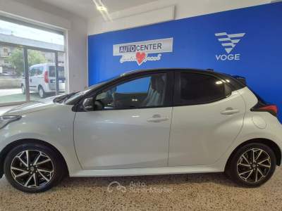 Toyota Yaris 1.5 Hybrid 5 porte Style Bianco usata Brolo
