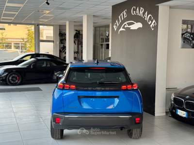 Peugeot 2008 S&S Allure Blu/Azzurro usata CARESANABLOT