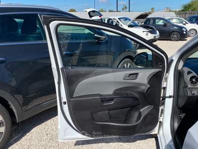 Chevrolet Aveo 86CV 5 porte LT UNICO PROPIETARIO NEOPATENTATI Bianco usata Corato