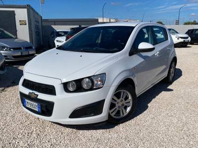 Chevrolet Aveo 86CV 5 porte LT UNICO PROPIETARIO NEOPATENTATI Bianco usata Corato